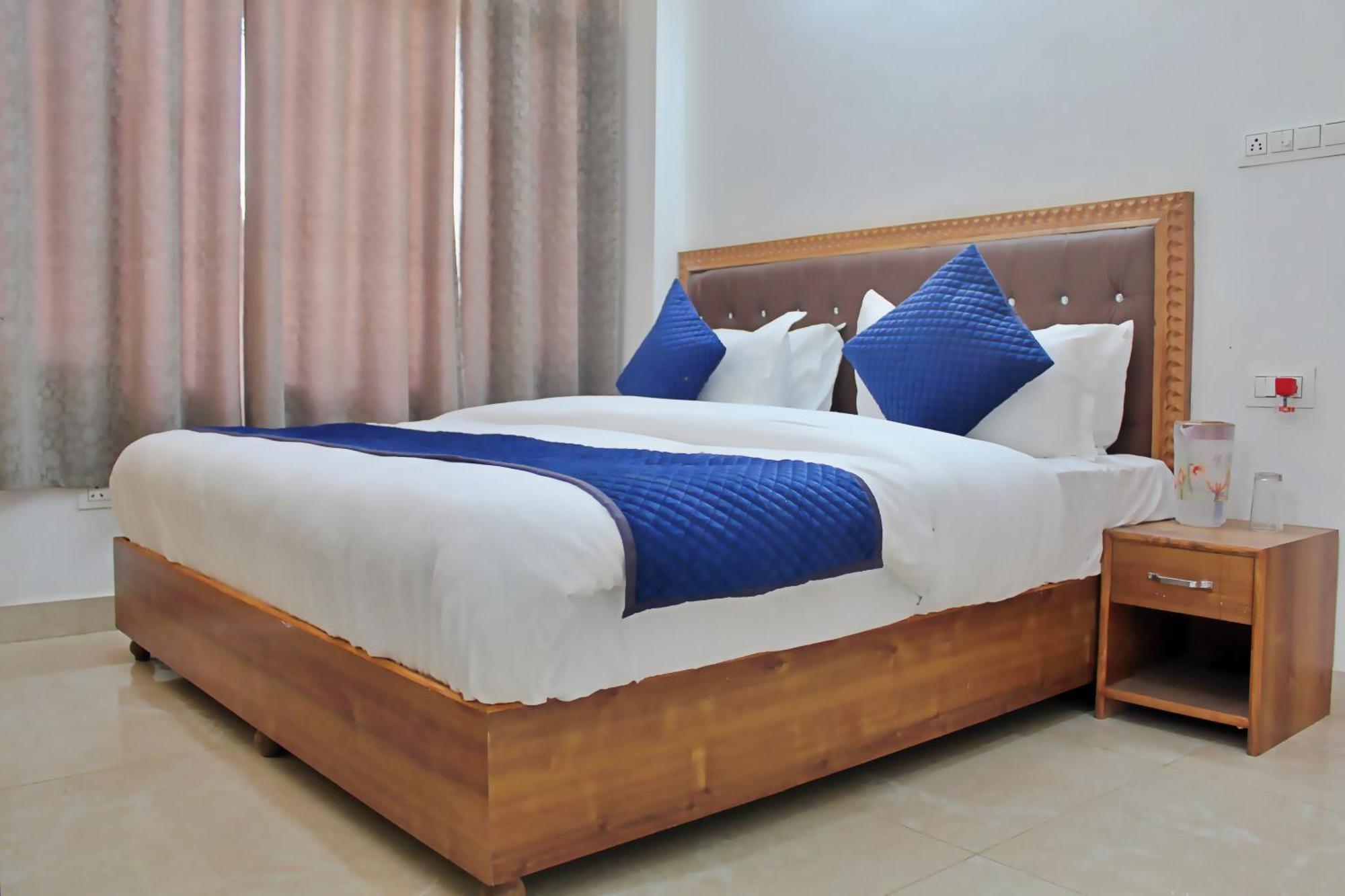 The Richie Royal Inn Manāli Екстериор снимка
